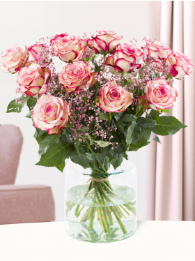 Rosenstrauß Paloma mit Rosa Schleierkraut Rosenstrauß Paloma mit Rosa Schleierkraut